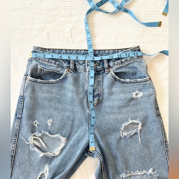 Asos High Rise Step Cut out Destroyed Jeans - Picture 4 of 10